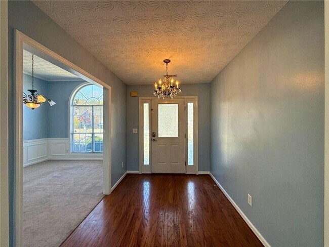 Building Photo - 2029 Manor Oak Ln NE