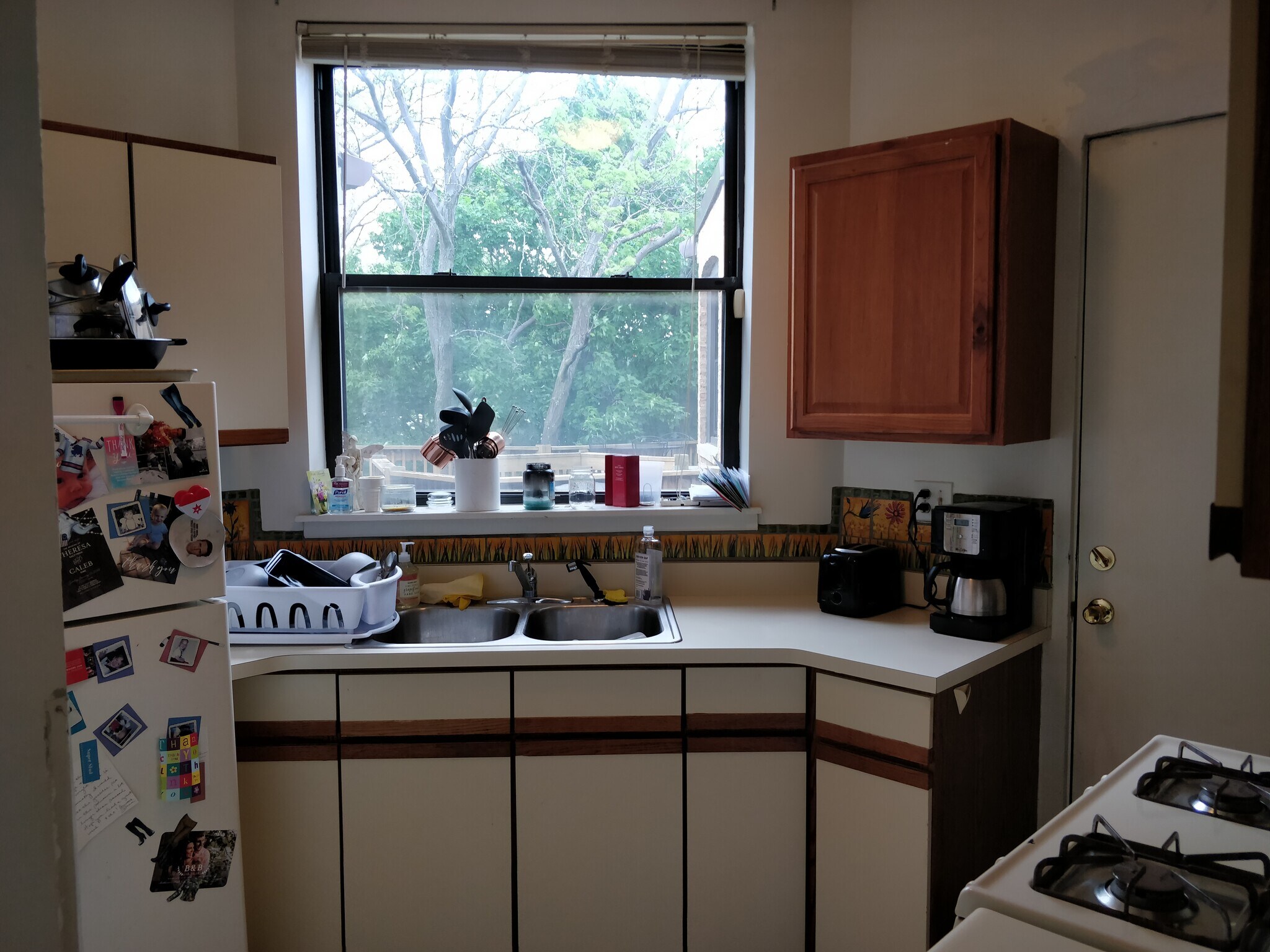 Kitchen - 902 W Grace St