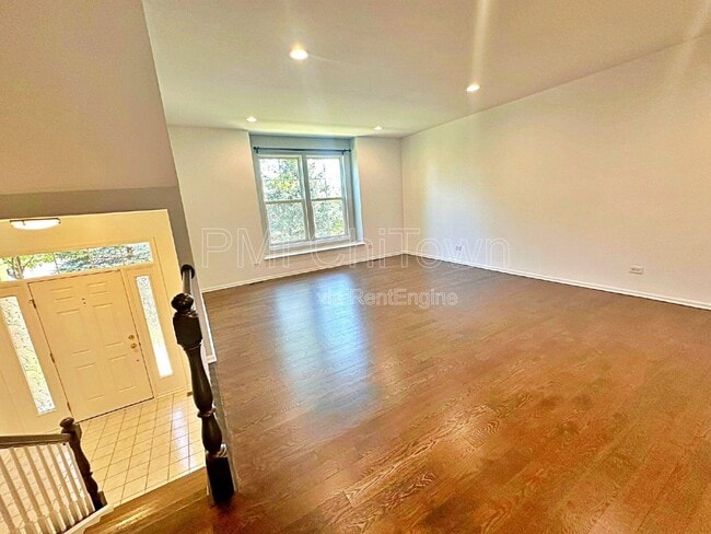 Building Photo - 5682 Cambridge Way