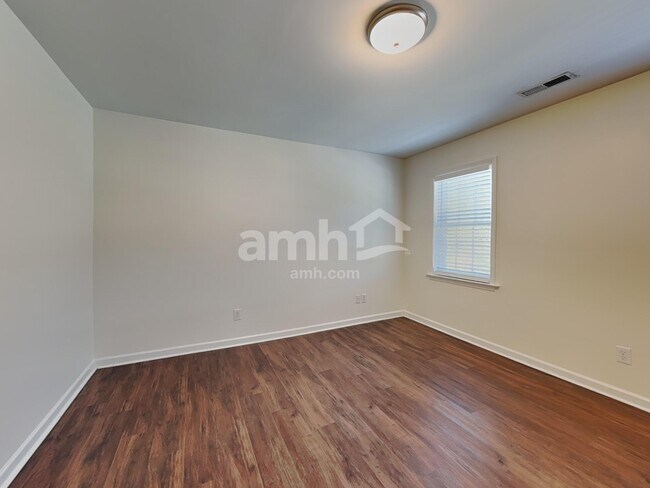 Building Photo - 718 Barrocliff Rd