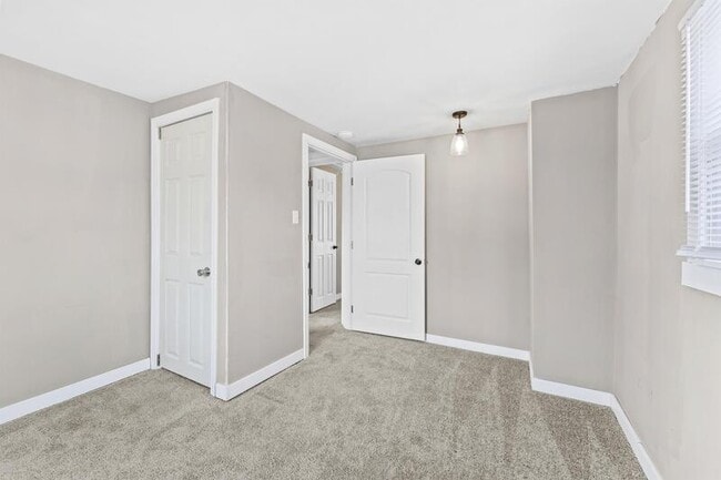 Building Photo - 810 Plum St