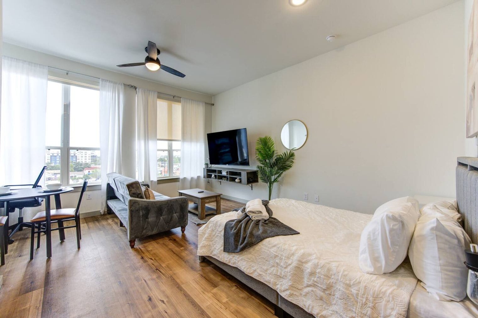 Building Photo - 1111 Shepherd Dr