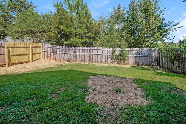 Building Photo - 113 Daventry Pl