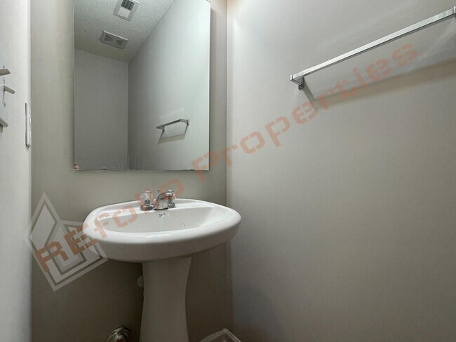Building Photo - 246 Brookhaven Dr