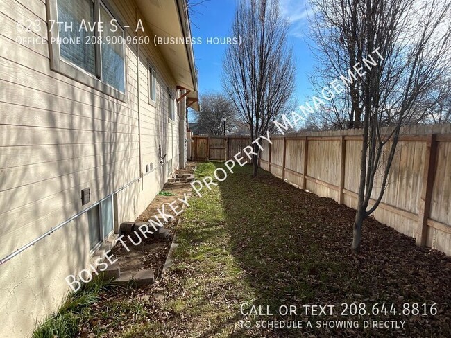 Building Photo - 2 Bed 1 Bath in Lively Downtown Nampa!