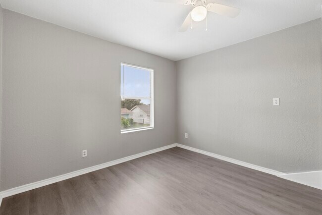 Building Photo - 5313 Perry Ave