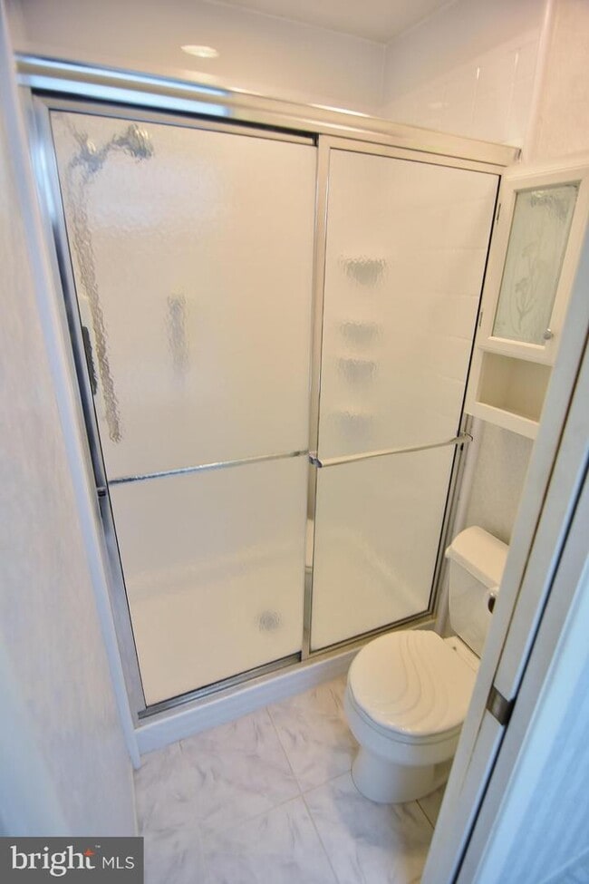 Building Photo - 21 Twin Brooks Dr