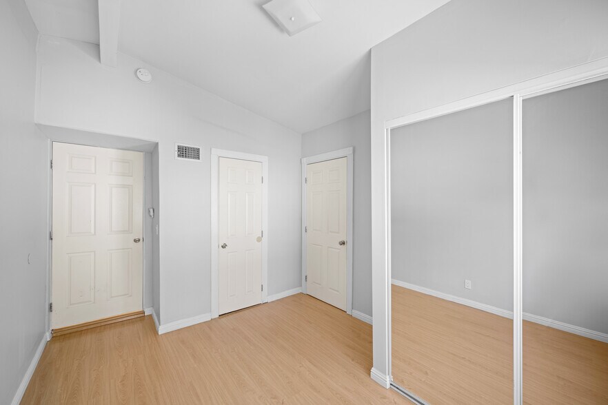 Building Photo - 10617 Wilsey Ave