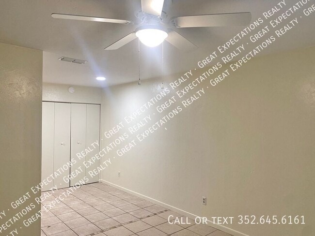 Building Photo - 2009 NE 17th Pl