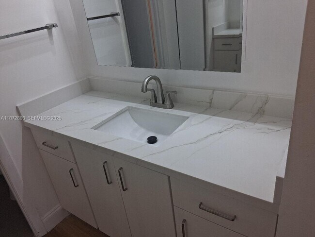 Building Photo - 1000 St Charles Pl