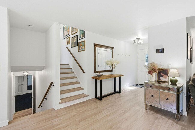 Building Photo - Gig Harbor farm home with great amenities - 5 bedroom 2 bath with garage and more - Available May...