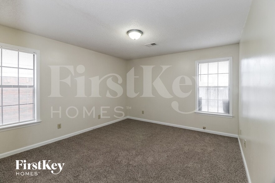 Building Photo - 4458 Shadow Creek St