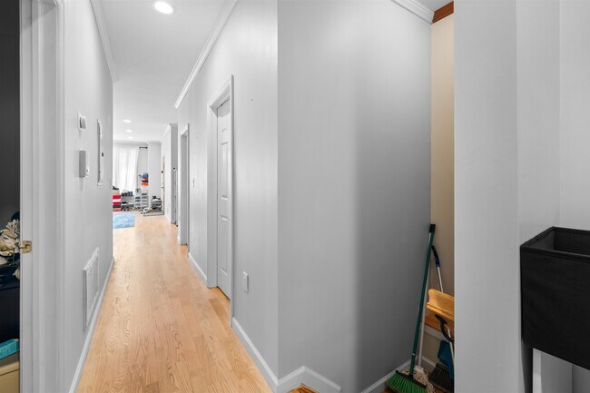 Building Photo - 108 Kearney Ave