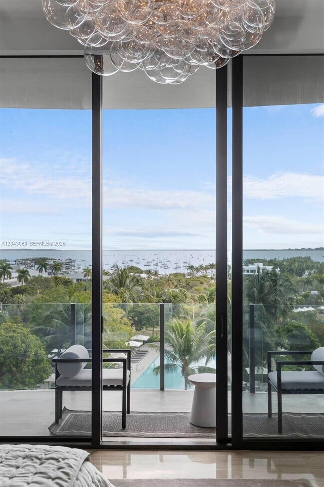 Building Photo - 2821 S Bayshore Dr