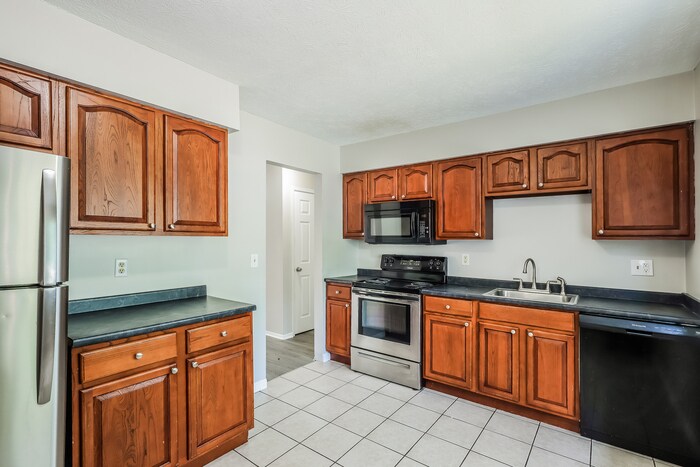Building Photo - 7777 Ravenswood Dr