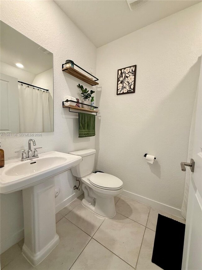 Building Photo - 487 NE 5th St