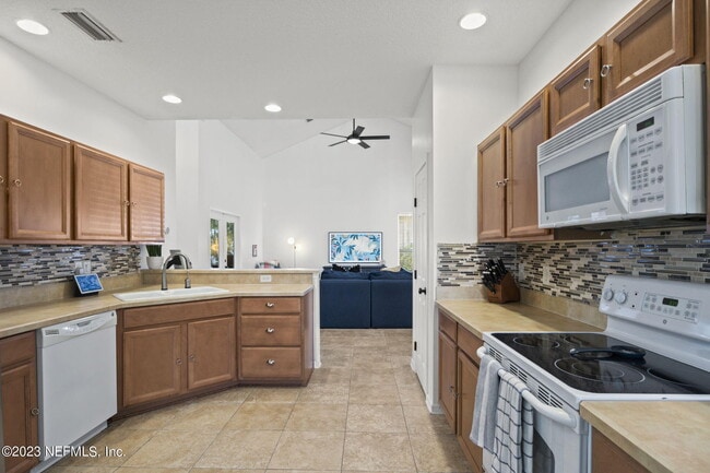 Building Photo - 781 Paradise Ln