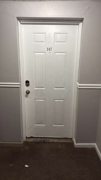 Building Photo - 13540 Superior Rd