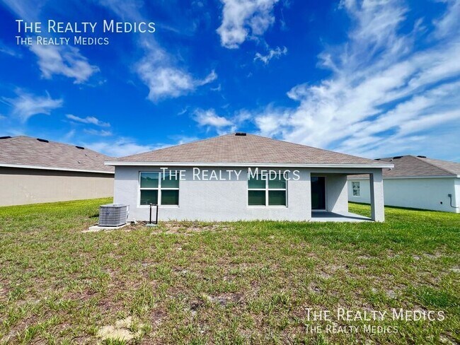 Building Photo - 4801 N Forest Ridge Blvd