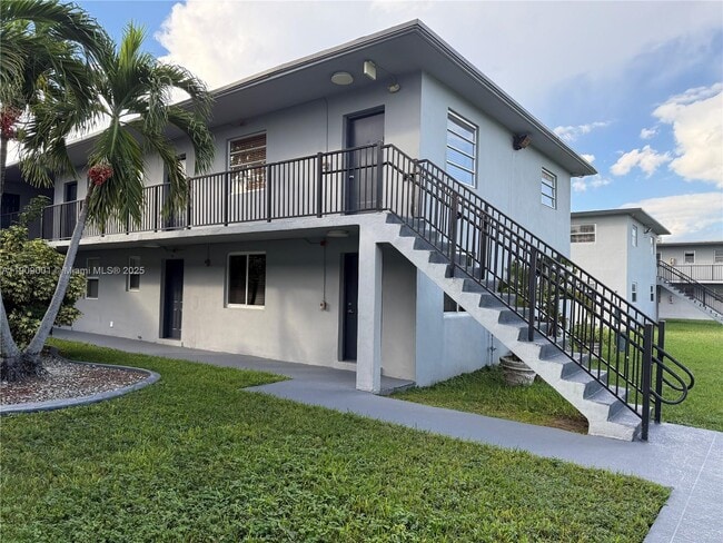 Building Photo - 4300 SW 67th Ave