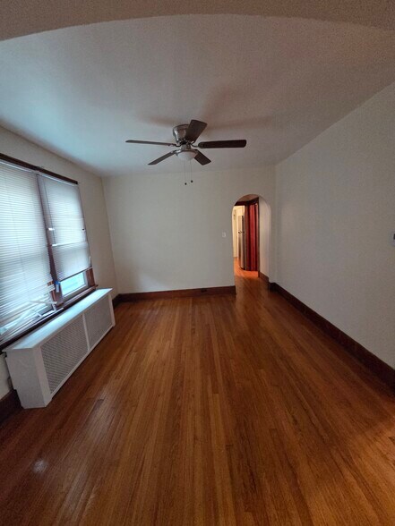 Building Photo - 49 Grandview Ter