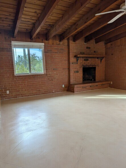 Building Photo - 4140 W Camino Pintoresco