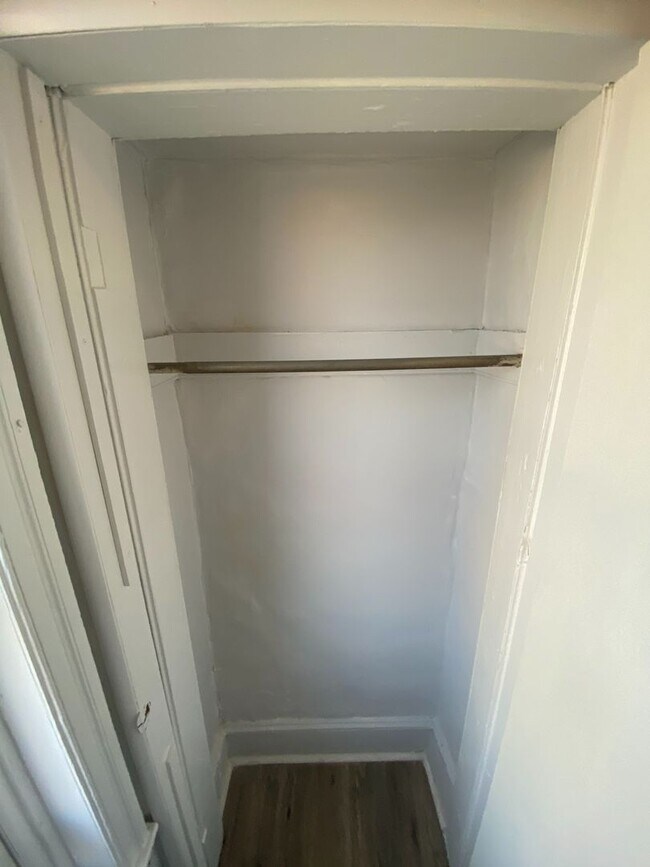 Building Photo - Quaint Two Bedroom Home in Overbrook with NEW Floors and Kitchen!