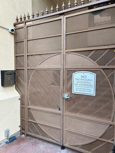 Building Photo - 1301 Cabrillo Ave