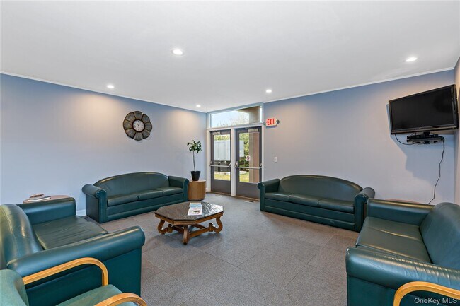 Building Photo - 164 Carriage Ct