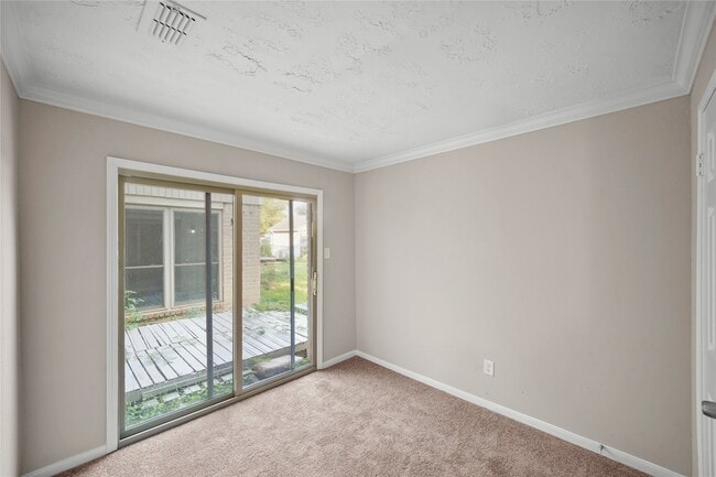 Building Photo - 1606 Stone Lake Dr
