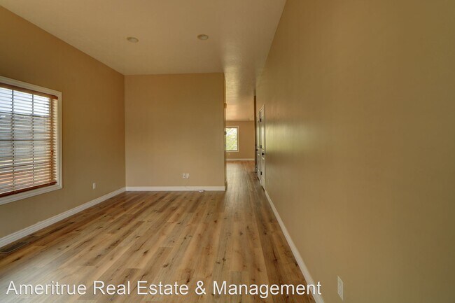 Building Photo - 5 br, 3.5 bath House - 2801 W Bear Ridge Way