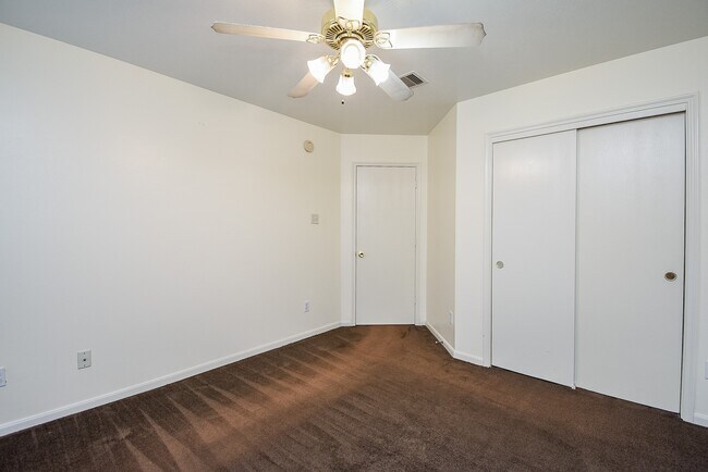 Building Photo - 20802 Oak Rain Ct