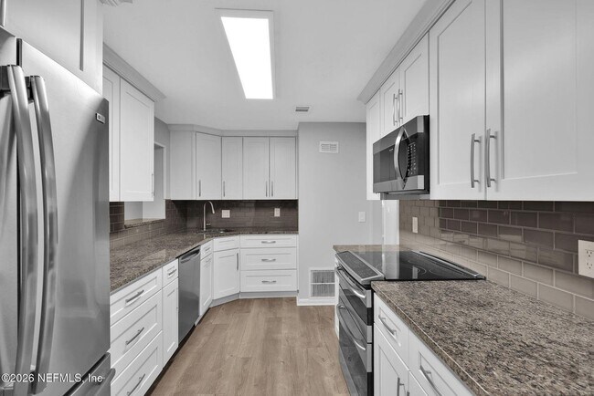 Building Photo - 1104 Boca Grande Ave