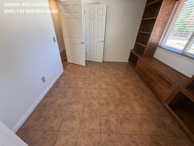 Building Photo - Chino 3 Bedroom Home