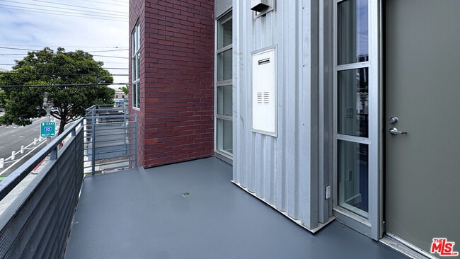 Building Photo - 1912 Broadway