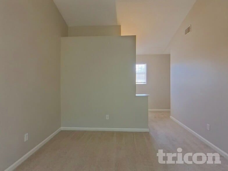 Building Photo - 5 High Glen Ct