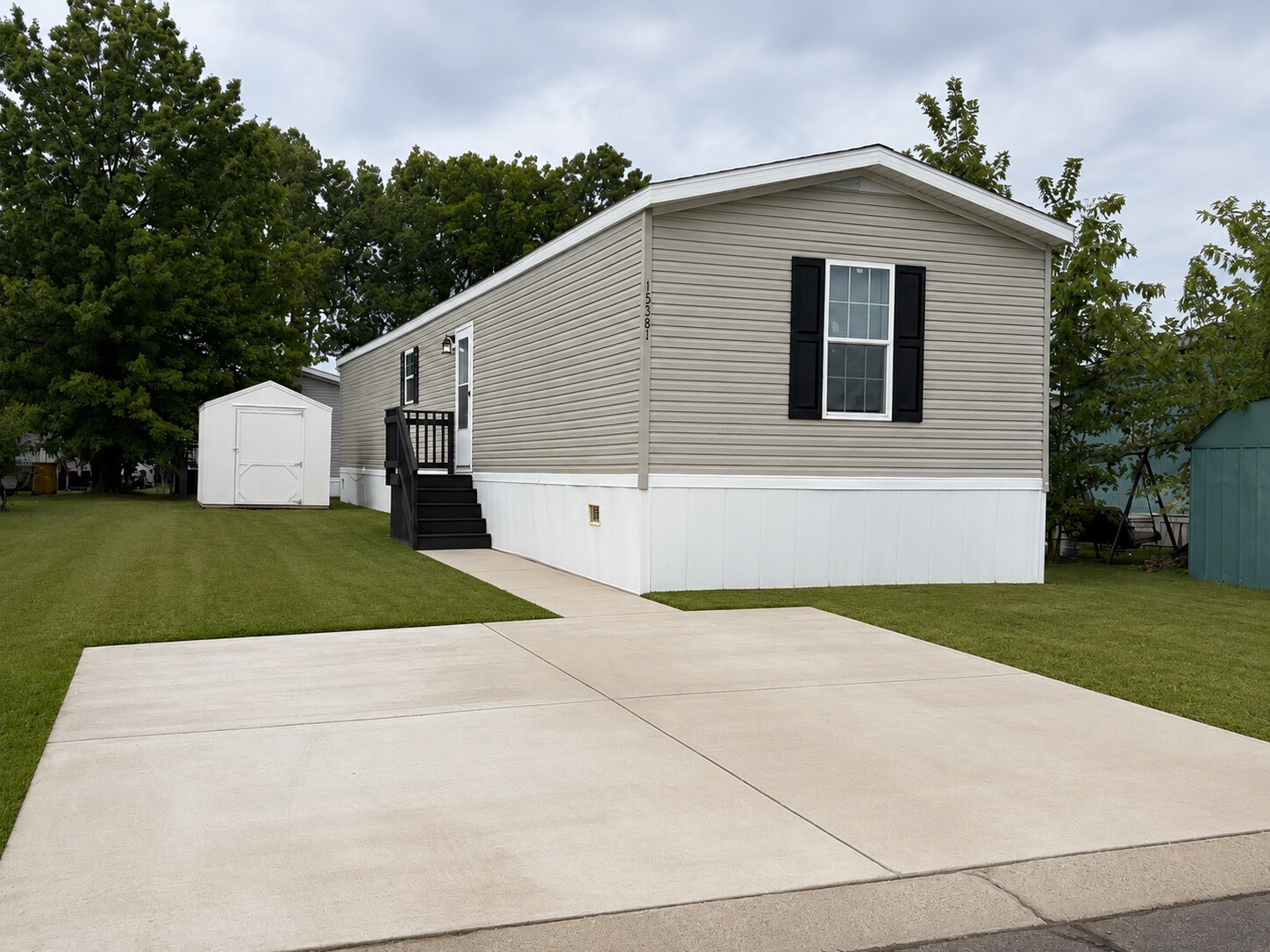 Building Photo - 15381 Danseur Dr
