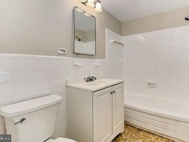 Building Photo - 4390 Lorcom Ln