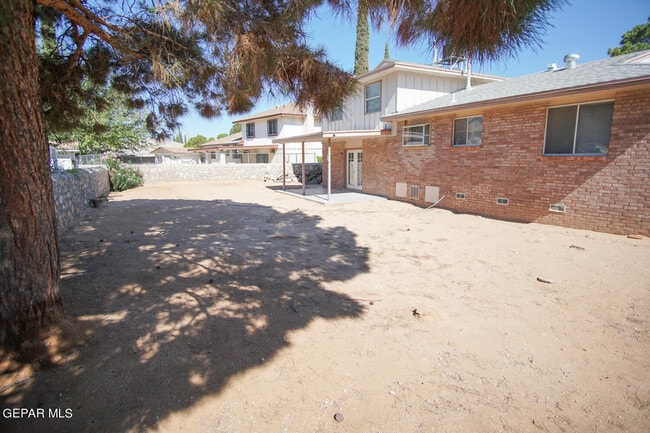 Building Photo - 2348 Mermaid Dr