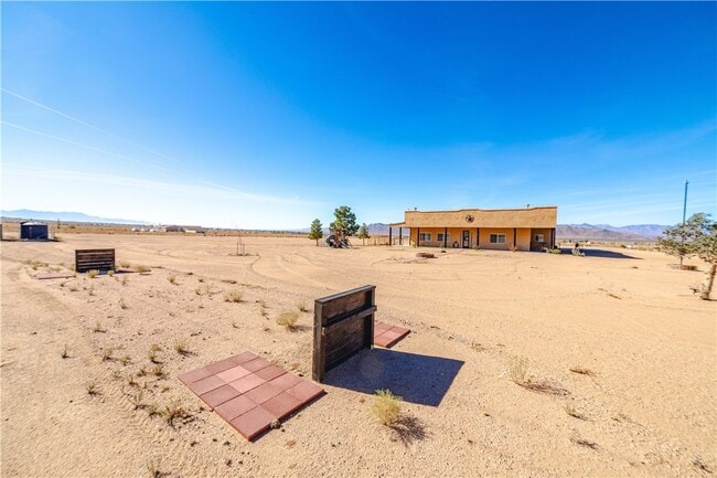 Building Photo - 10563 N Garrett Dr