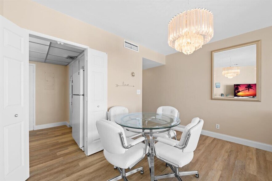Building Photo - 3700 Galt Ocean Dr