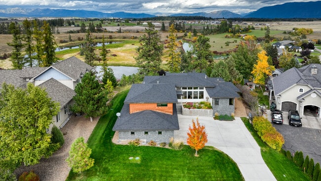 Building Photo - 229 Arbour Dr E