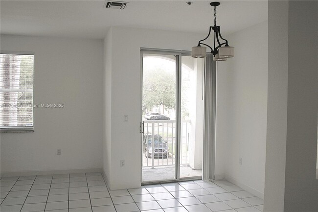Building Photo - 4435 SW 160th Ave