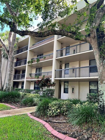 Primary Photo - 100 NW 76th Ave