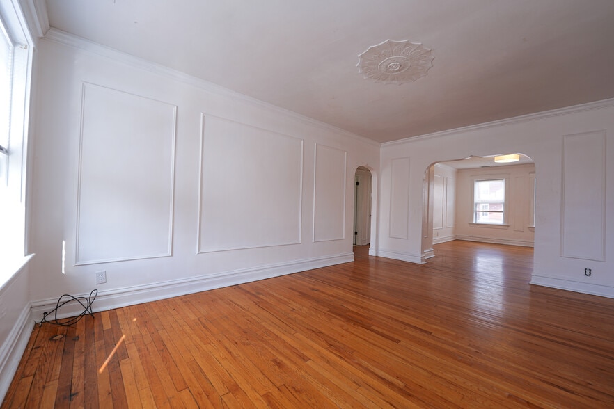 Building Photo - 724 Heman Ave