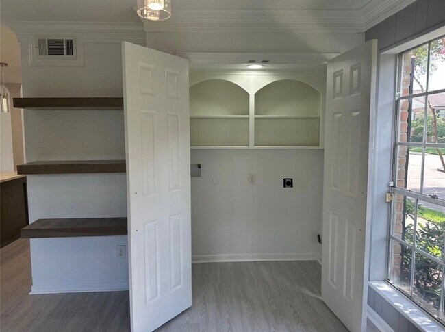 Building Photo - 14401 Misty Meadow Ln
