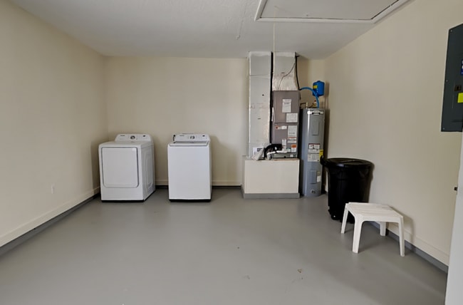 Building Photo - 155 Plainview Dr