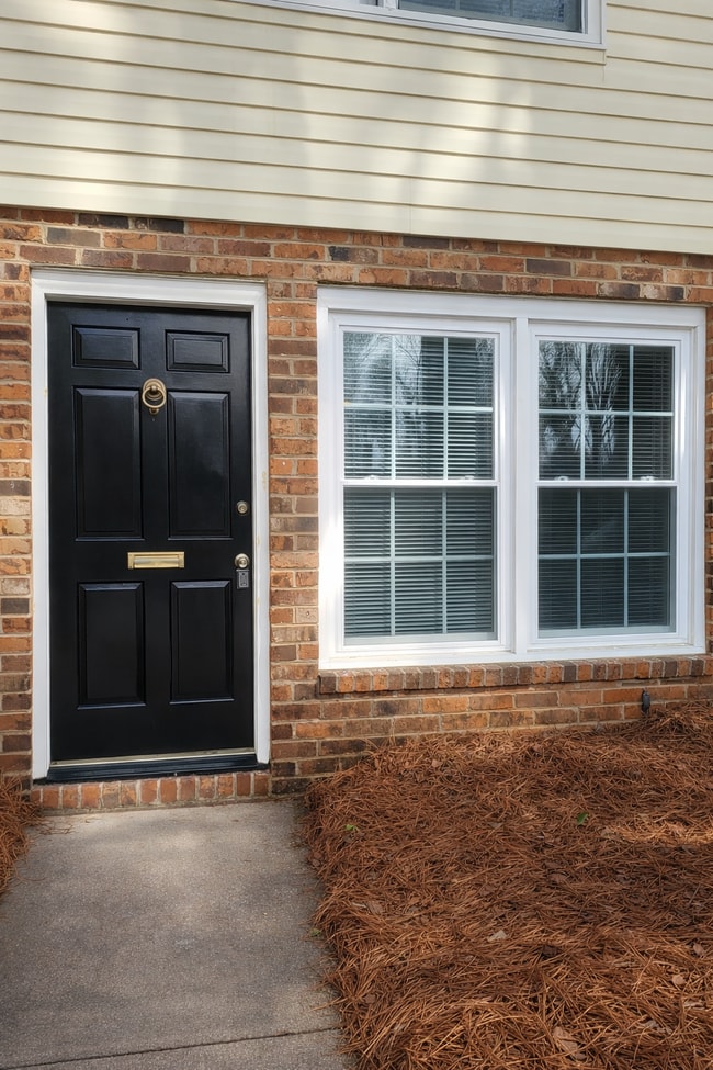 Building Photo - 2810 Pelham Pl