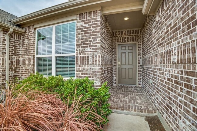 Building Photo - 3404 Glendale Ln