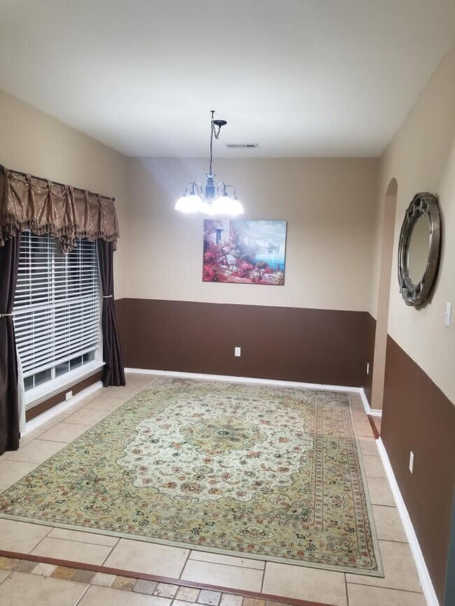 Building Photo - 5727 Woodmoss Ln